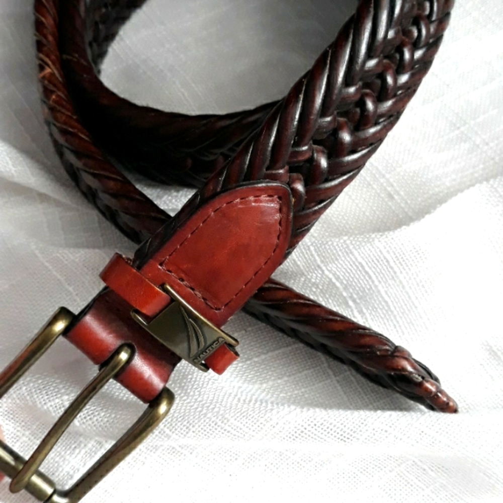Nautica mens dark brown woven leather belt. Size 34